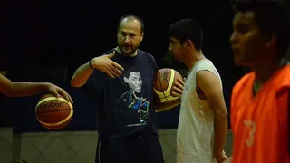 Richi González Dávila, la aventura del primer entrenador español en Bolivia