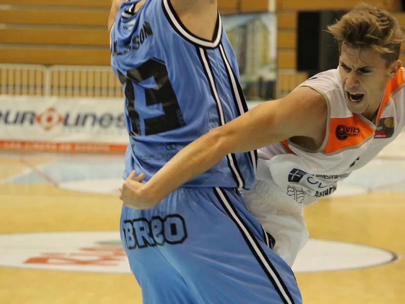 Andorra asume el liderato desde el inicio. Breogán gana sufriendo. Sàbat, primer MVP