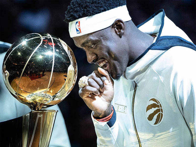 Opening Night: Toronto Raptors celebra el anillo con una victoria en la prórroga