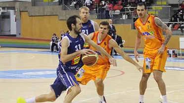 40 de valoración de Trias, pero cae Andorra en Riazor. También Palencia ante Breogán