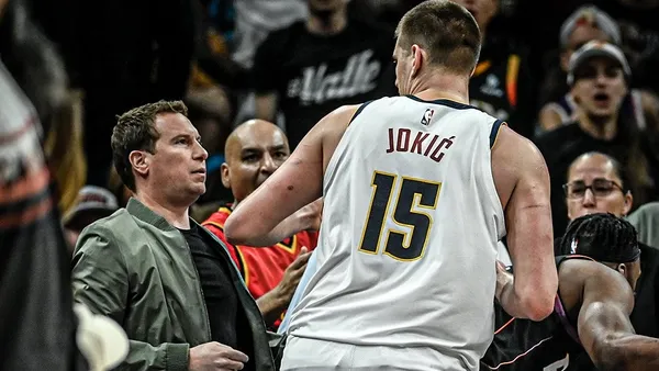 Nikola Jokic y su altercado con el dueño de los Suns: “tendría que ser expulsado”