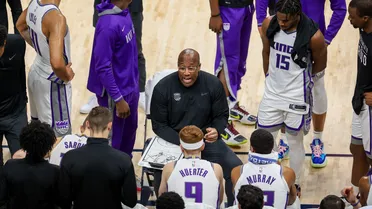 Unanimidad en Mike Brown como entrenador del año en la NBA
