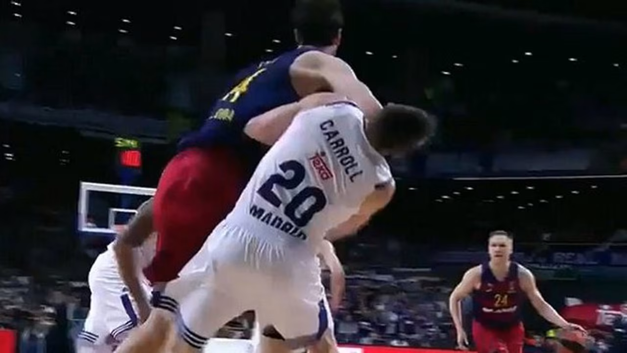 Un partido de sanción y multa de 20.000€ a Ante Tomic por su codazo a Carroll