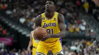 Otra mala para los Lakers: Thomas Bryant al menos tres semanas de baja