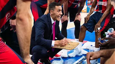 El Baskonia se hunde ante el Valencia y Prigioni dimite como entrenador (63-80)