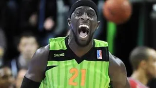 ¡Ligas Ext: Traoré en Italia (30+12) y Baxter en Rusia (35+6), dominan la pintura; Douby se va a los 53 ptos en China; Efes Pilsen recupera la 3ª plaza en Turquía y Olympiacos vence al PAO en Grecia!