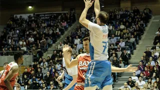 Ryan Toolson acribilla a Monbus Obradoiro con 17 puntos consecutivos (90-97)