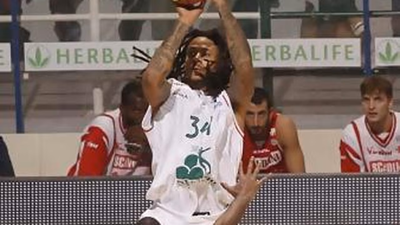 Milan logra a Moss; exótico destino para Blums y Lawal; Bogdanovic y Buckman, a Turquía