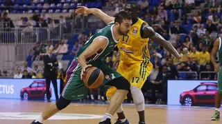 Un tercer cuarto perfecto le da el triunfo a Unicaja, que sigue invicto (75-69)