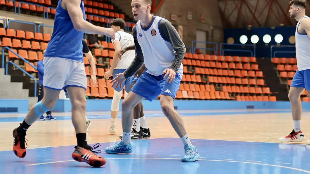 Acaba su cesión en LEB Plata y ya entrena con el Tizona Burgos