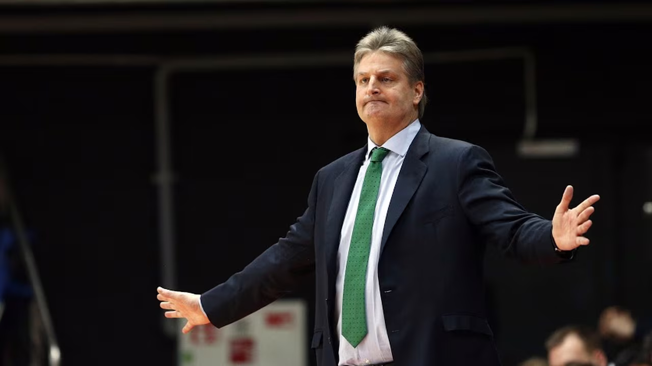 Baloncesto Sevilla apela al “más vale tarde” para destituir a Scott Roth