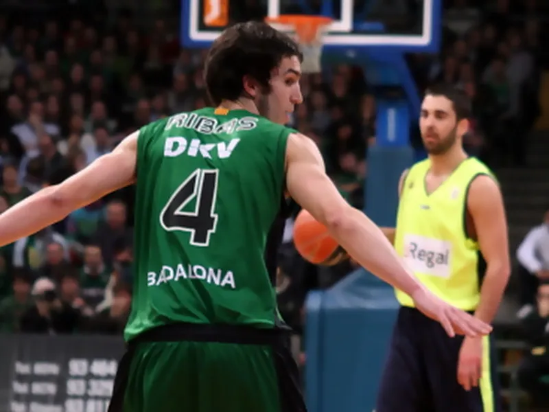 Mercado ACB: DKV Joventut renueva a Pere Tomás y Eyenga por 3 años y renuncia al tanteo por Ribas; Xavi Rey regresa cedido al Cajasol