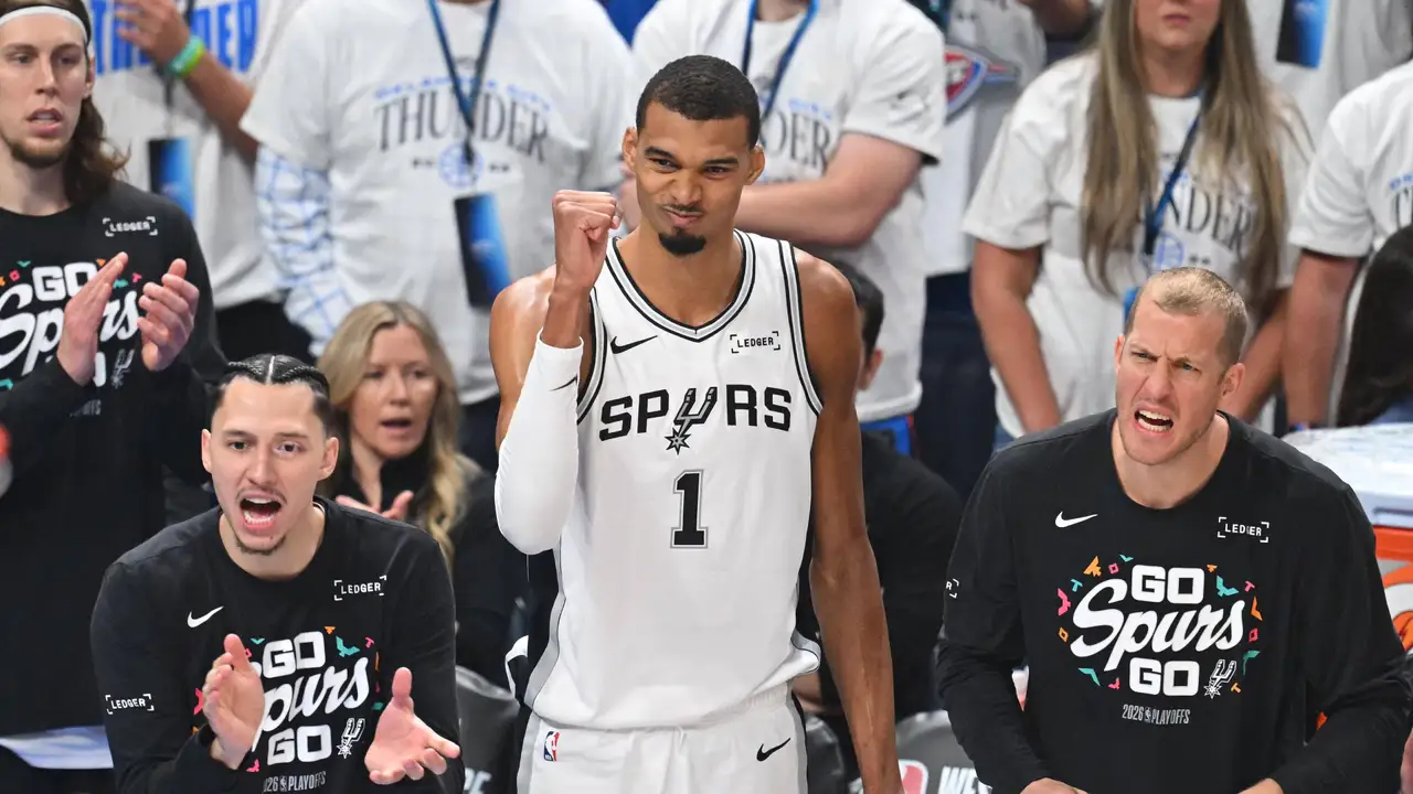 Victor Wembanyama lidera a los Spurs en ambos extremos en el arrollador Game 4 ante el Thunder