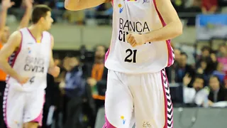 Cajasol se asegura los servicios de Luka Bogdanovic por una temporada más