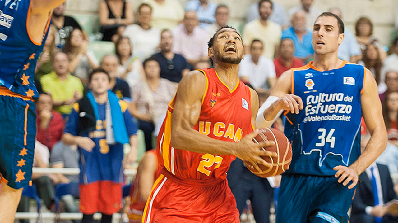 UCAM Murcia amplía el contrato de Sadiel Rojas