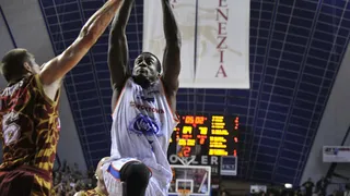 Buzzer beater de Blackshear; caen Milano y Sassari; Awudu Abass, 44 de valoración