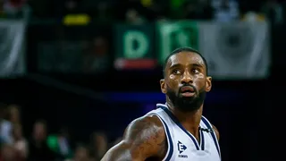 Taquan Dean deja plantado a Gipuzkoa Basket por una suculenta oferta en Irán