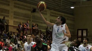 Adecco Plata (J1): Canasta ganadora de Kearse para Iraurgi e impugnación del Grupo Eulen (incluye videos). Aurteneche, primer líder con Hedgepeth como MVP. Declaraciones exclusivas de los entrenadores