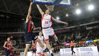 Asselin y Downs terminan con la paciencia del Iradier Arena (65-76)