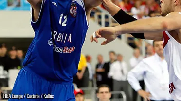 Salvaje batalla campal en el amistoso Grecia-Serbia