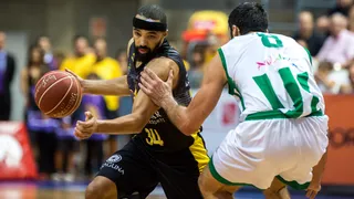Davin White acribilla a Real Betis E. Plus y deja a Iberostar en lo alto de la tabla (96-74)