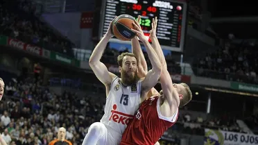 El Real Madrid remonta y gana al Brose con un Chacho espectacular (82-79)