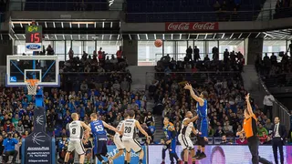 Edwin Jackson logra la mejor actuación de la temporada en la victoria ante Bilbao Basket (87-83)
