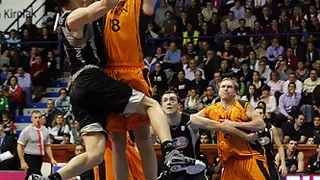 iurbentia Bilbao Basket arrolla a Alta Gestión Fuenlabrada en su tour de force por el playoff