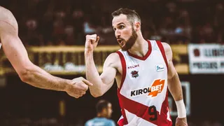 Iberostar Tenerife  quiere a Marcelinho Huertas como su nuevo base