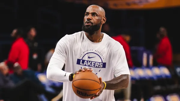 ¿Cuánto pueden ofrecer los Warriors para quitarle LeBron a los Lakers?