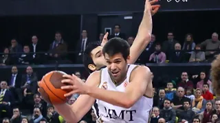 Reyes lo prepara y Mirotic da el primer match ball al Madrid (72-84)
