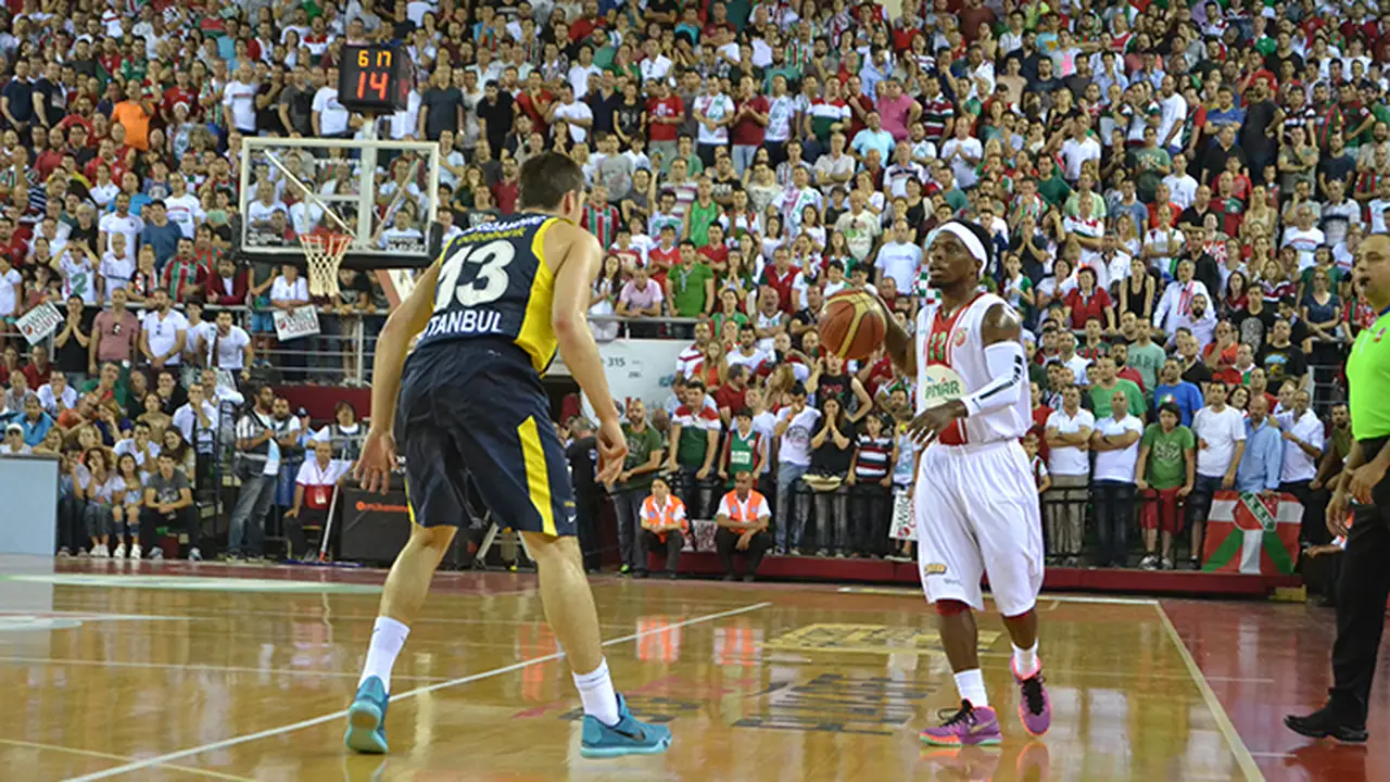 ¡Bomba en Turquía! Pinar Karsiyaka consuma la eliminación de Fenerbahce en semis