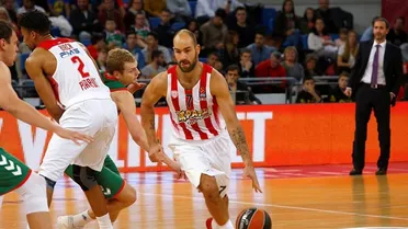 El talento de Spanoulis desinfla al Baskonia de un motivado Larkin (90-95)
