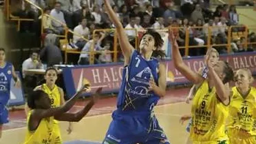 Resumen LF-LF2: Ros Casares se queda sólo por arriba, Ibiza por abajo. Sancho Lyttle (Perfumerías Avenida), MVP con 28 de valoración