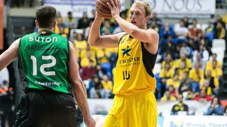 Luke Sikma, la primera pieza de la nueva pintura taronja