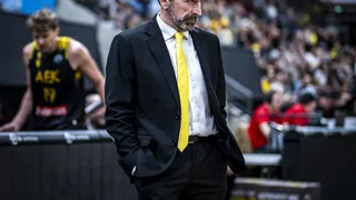 AEK Atenas, impagos y sanciones con Joan Plaza y Eloy Ramírez como afectados