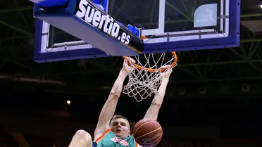 Oficial: Kristaps Porzingis y Baloncesto Sevilla rescinden contrato