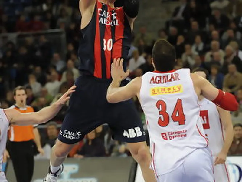Lampe y Teletovic se alían para darle la victoria al Caja Laboral ante el CAI (75-65)