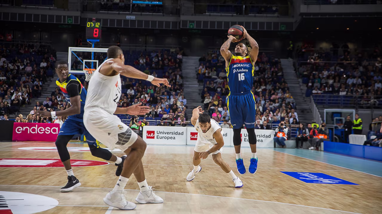 Un inmenso MoraBanc Andorra acaba con la imbatibilidad del Real Madrid (105-107)