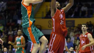 Urtasun, el comodín inesperado, inicia el rescate del Baloncesto Sevilla (77-73)