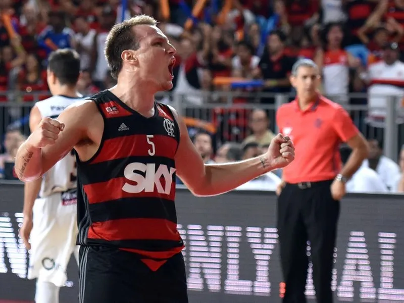 Rafa Luz manda y dirige a Flamengo y Jeleel Akindele y Durand Scott adelantan a Vaqueros