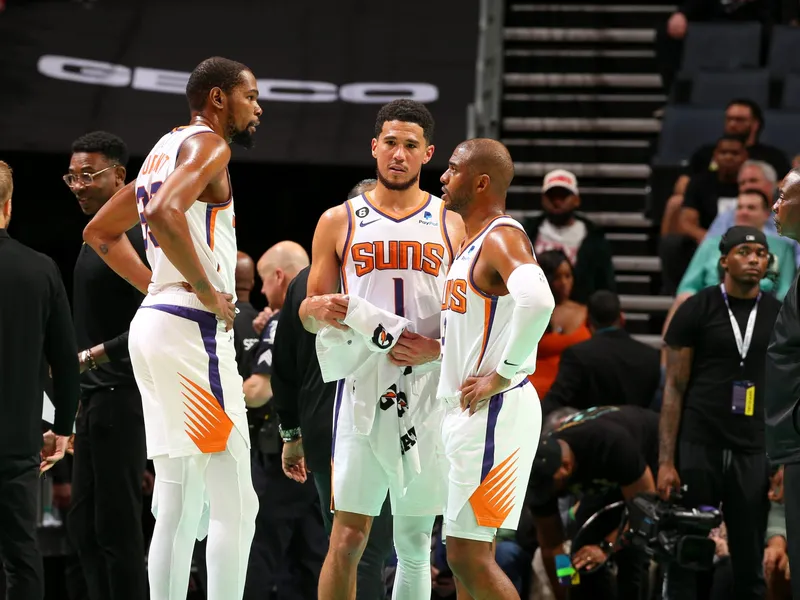 4 jugadores que no deberían continuar en Phoenix Suns