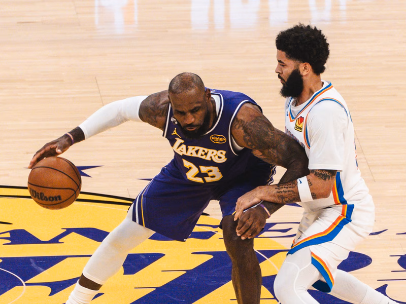 Los Lakers sufren derrota increíble en el clutch time ante el Thunder