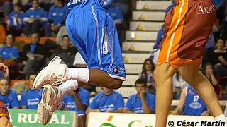 Espectacular estreno anual en casa de Autocid ante el líder (84-72)