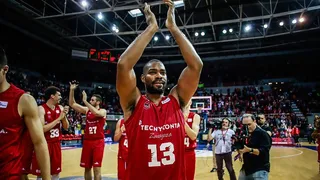 Gary Neal activa el modo MVP para ganar el partido