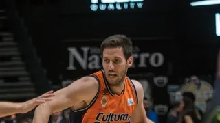 Zoco ACB: Van Rossom, Cancar, Jelinek y Sutton. Hanga operado. Raül sale y Cargol,GM