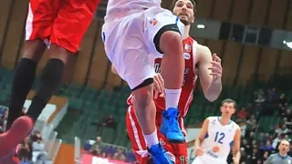 ¡Ligas Ext: triple doble de Chatman en Turquía; Saric explota entre los sub18 antes del NHS; Maarty Leunen se consagra en Italia; Unics retoma el liderato en Rusia y repaso de premios en Alemania!