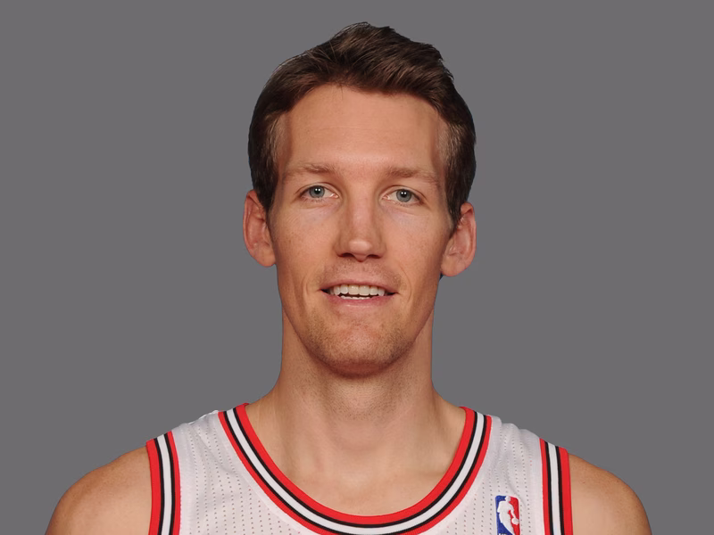 Durant se acerca a Jordan; impresionante regreso de Dunleavy tras 10 puntos de sutura