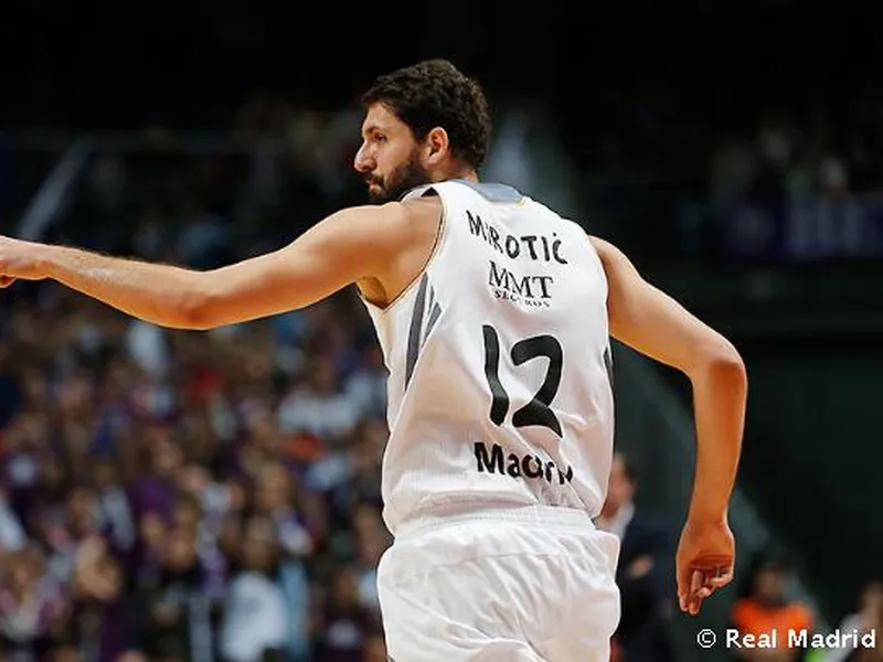 El Real Madrid humilla al Efes y ya es el claro dominador del grupo B (103-57)