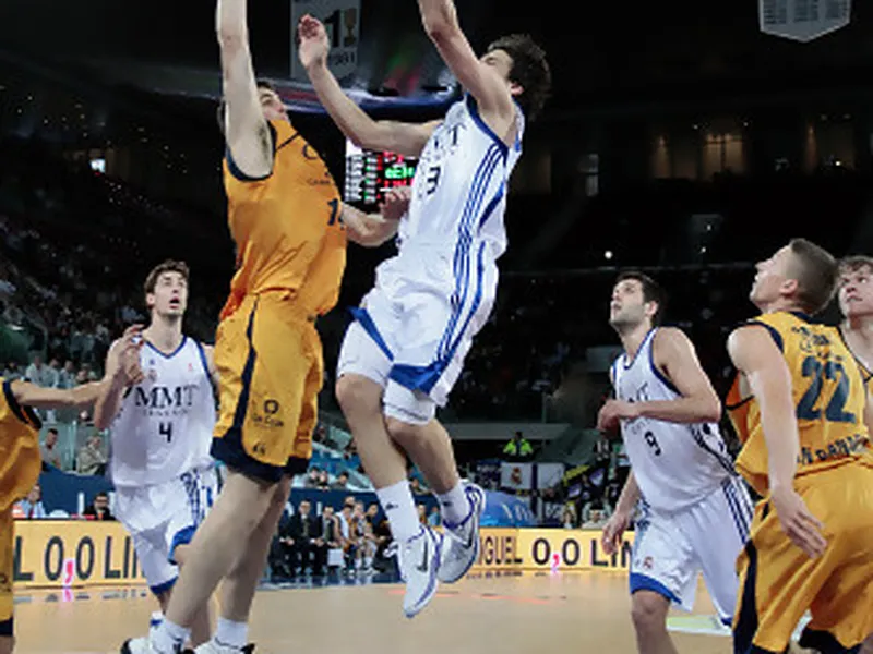 El Real Madrid se impone por la mínima a un Gran Canaria que mereció más